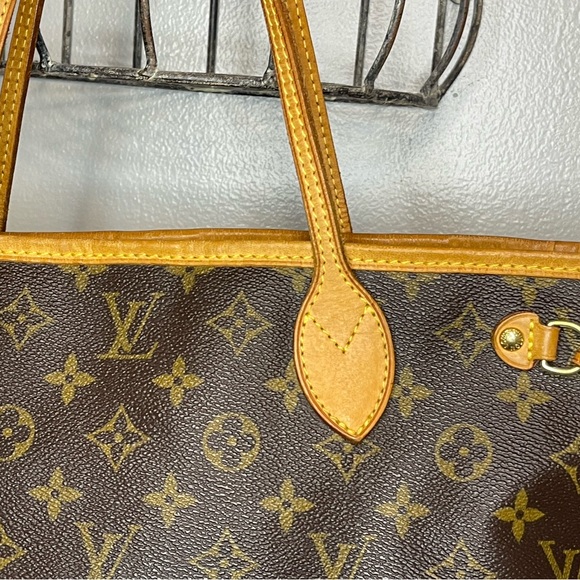 Louis Vuitton Monogram Neverfull PM and Dust Bag - Picture 4 of 16